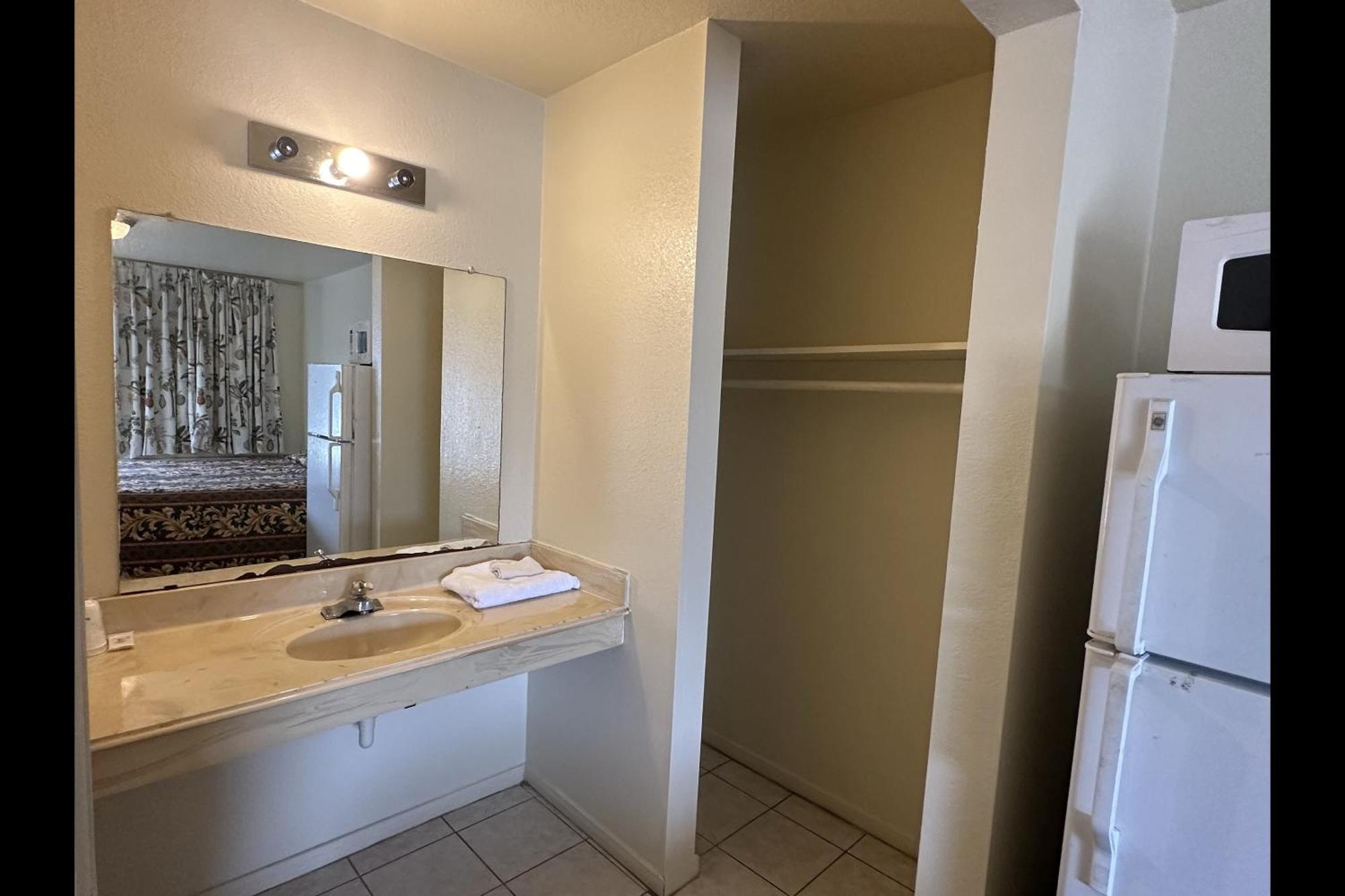 Travel Inn By Oyo La Marque Texas City I-45 Esterno foto