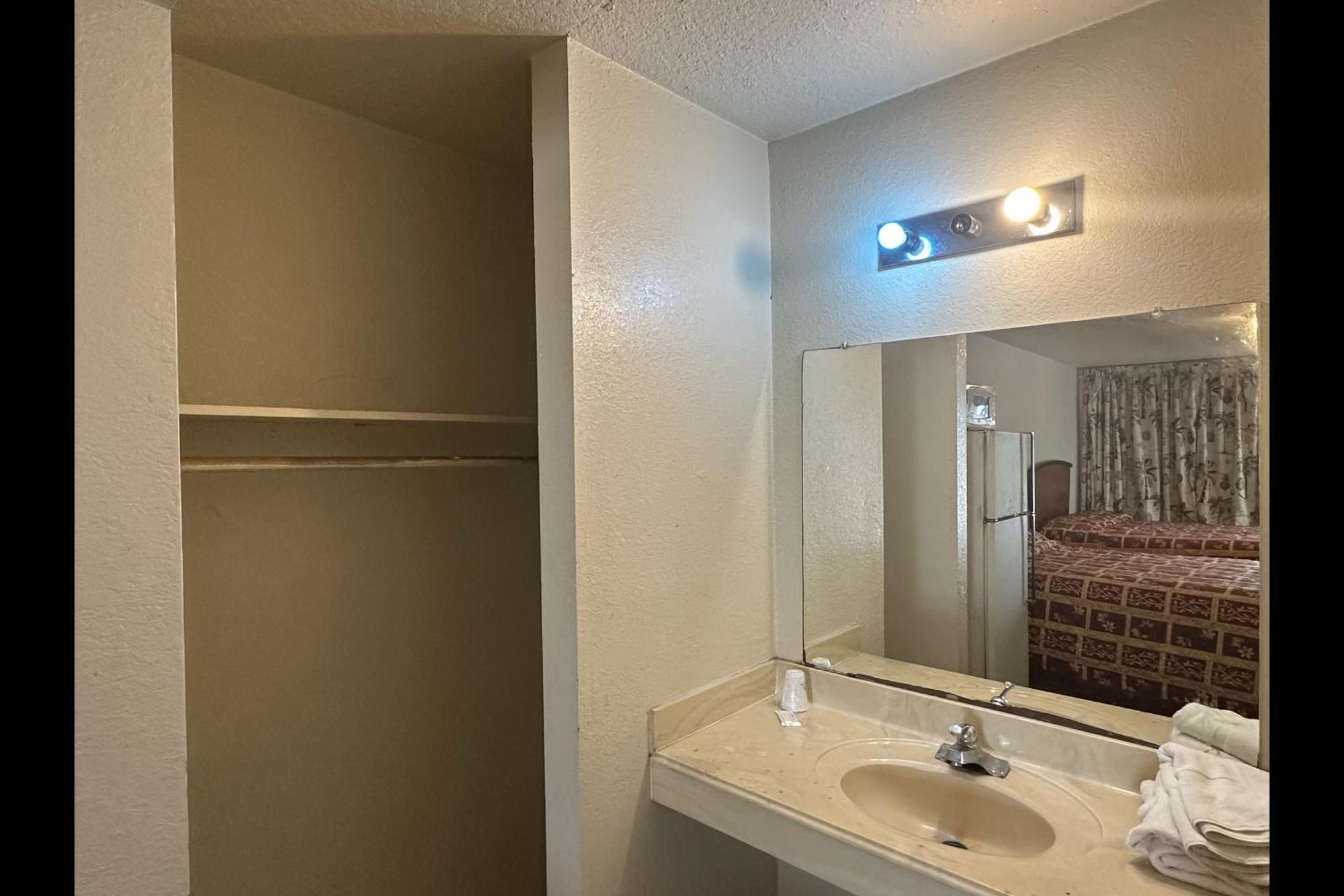 Travel Inn By Oyo La Marque Texas City I-45 Esterno foto